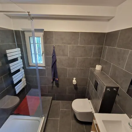 Geraeumige Und Zentrale Apartment