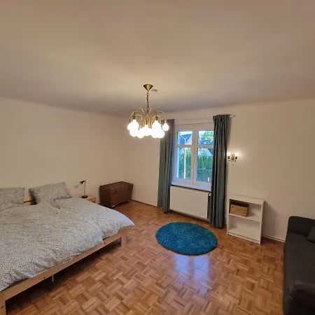 Apartment Geraeumige Und Zentrale