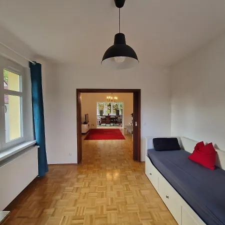 Geraeumige Und Zentrale *