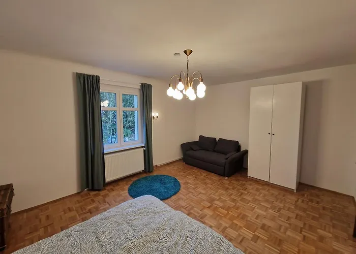 Geraeumige Und Zentrale شقة *